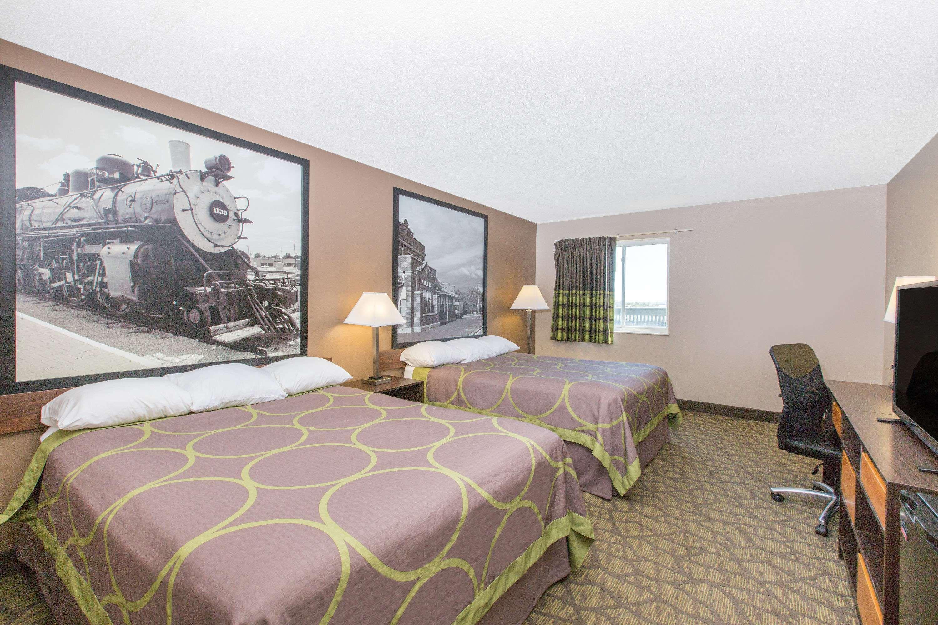 Super 8 By Wyndham Hotel 2*